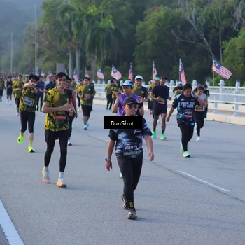 Runner Photo 7112330
