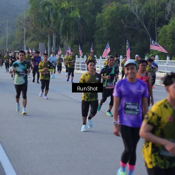Runner Photo 7112392