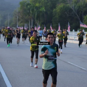 Runner Photo 7112419
