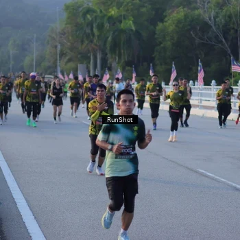 Runner Photo 7112424
