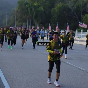 Runner Photo 7112429
