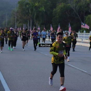 Runner Photo 7112432