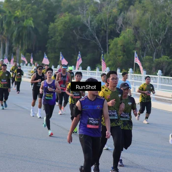 Runner Photo 7112498