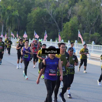 Runner Photo 7112500