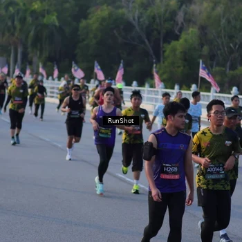 Runner Photo 7112501