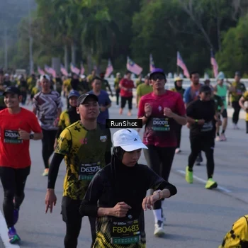 Runner Photo 7114332