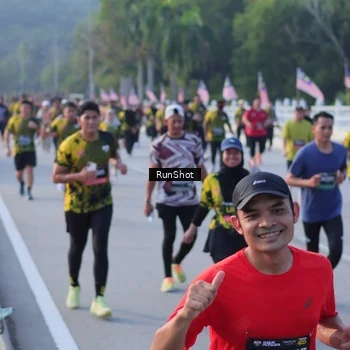 Runner Photo 7114352