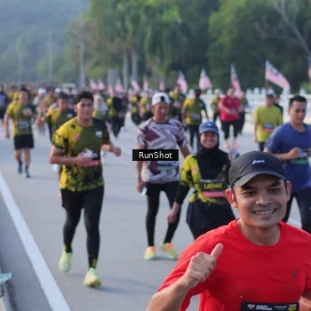 Runner Photo 7114353