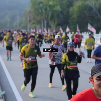 Runner Photo 7114358