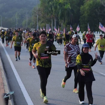 Runner Photo 7114362