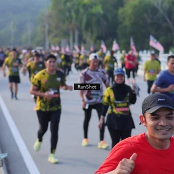 Runner Photo 7114378