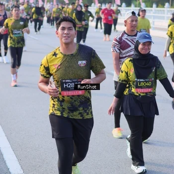Runner Photo 7114381