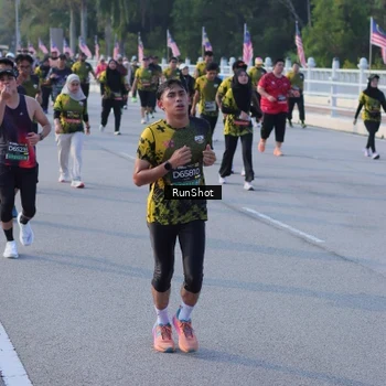 Runner Photo 7114402