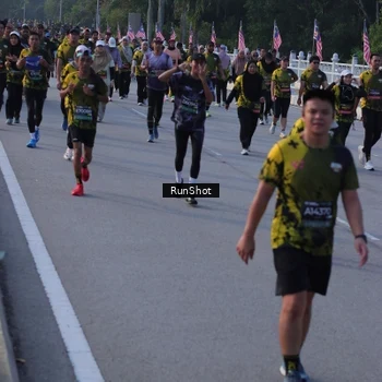 Runner Photo 7114429
