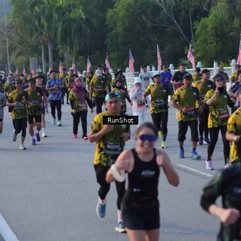 Runner Photo 7117771
