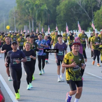 Runner Photo 7117781