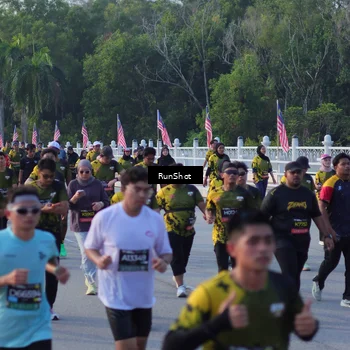 Runner Photo 7117869
