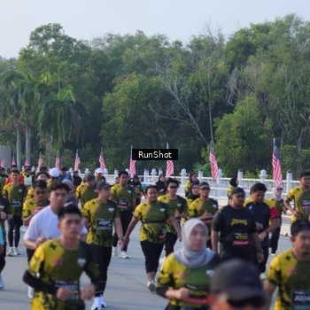 Runner Photo 7117875