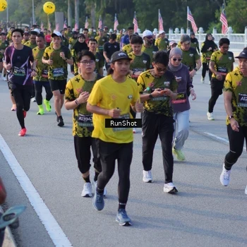 Runner Photo 7117881