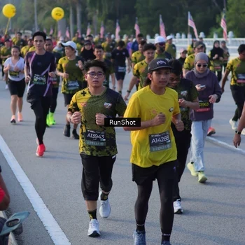 Runner Photo 7117887