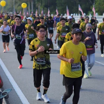 Runner Photo 7117888