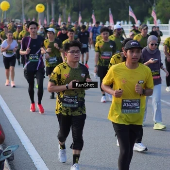 Runner Photo 7117890