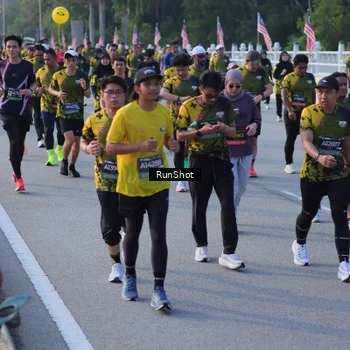 Runner Photo 7117891