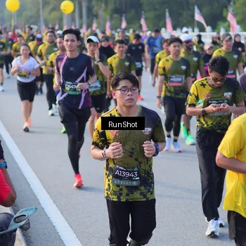 Runner Photo 7117897