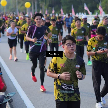 Runner Photo 7117908