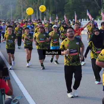Runner Photo 7117941