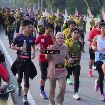Runner Photo 7117984