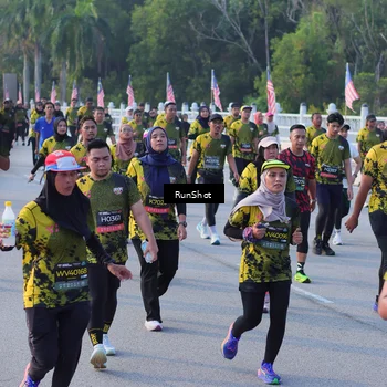 Runner Photo 7118040