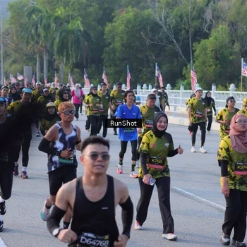 Runner Photo 7118068