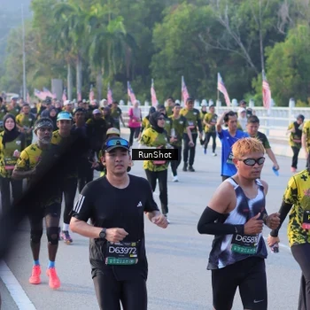 Runner Photo 7118073