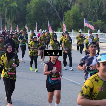 Runner Photo 7118100