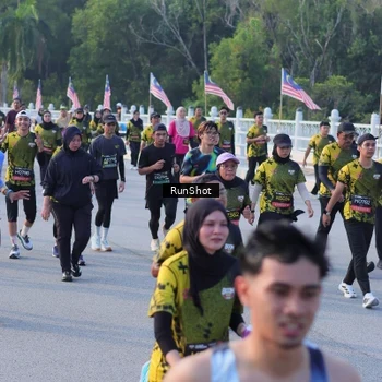 Runner Photo 7118125