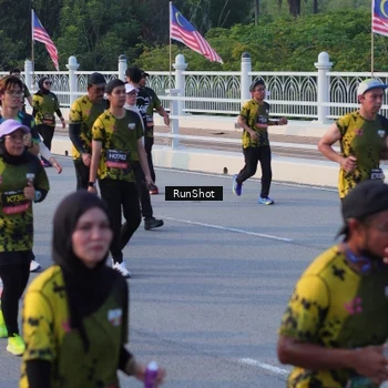 Runner Photo 7118132