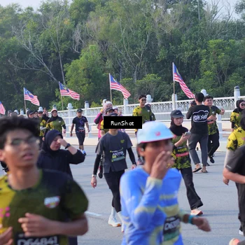 Runner Photo 7118142