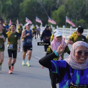 Runner Photo 7118459