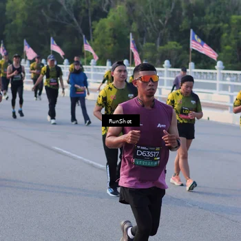 Runner Photo 7118537