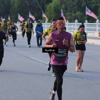 Runner Photo 7118543