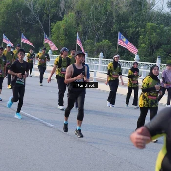 Runner Photo 7118564