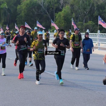 Runner Photo 7118574