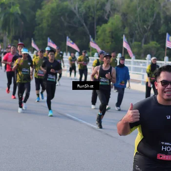 Runner Photo 7118591