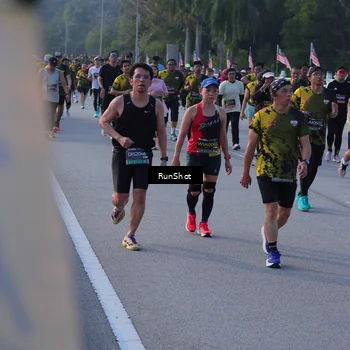 Runner Photo 7118640