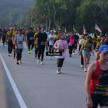 Runner Photo 7118671