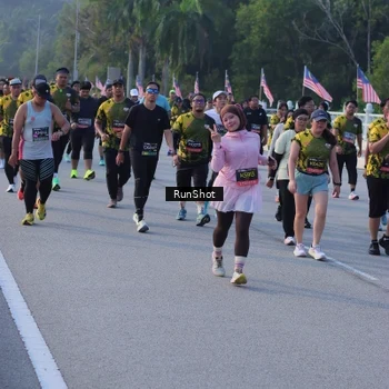 Runner Photo 7118684