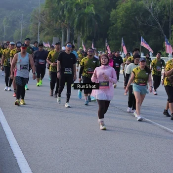 Runner Photo 7118685