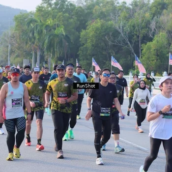 Runner Photo 7118695