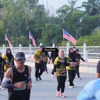 Runner Photo 7118965